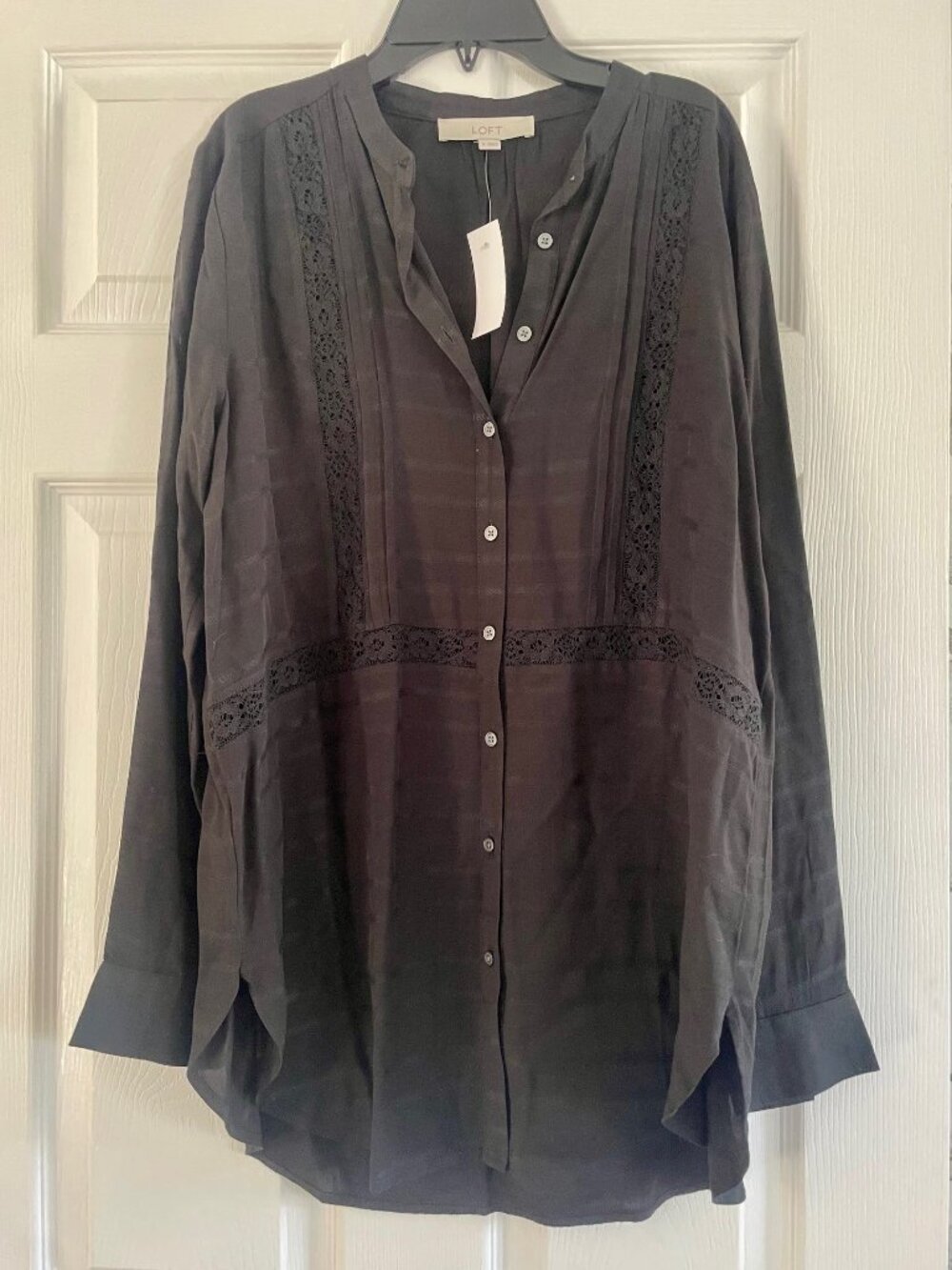 NWT LOFT Black Lace Trim Button Front Blouse Tunic Top Size Medium